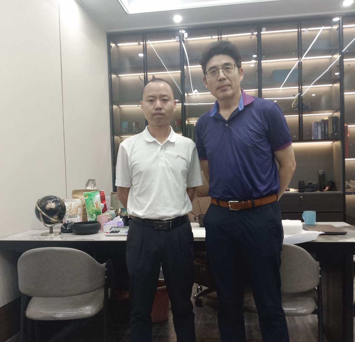 歡迎美國硅谷房產(chǎn)商到睿婕工廠考察，意將輕鋼別墅引入美國硅谷！