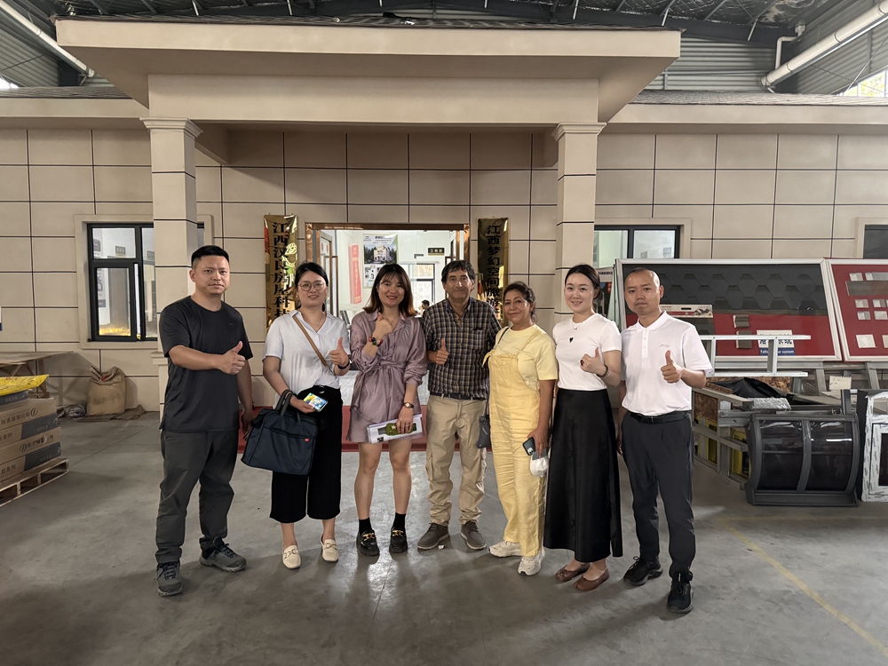 厄瓜多爾建筑商到訪睿婕工廠，探索合作引入輕鋼別墅至南美洲